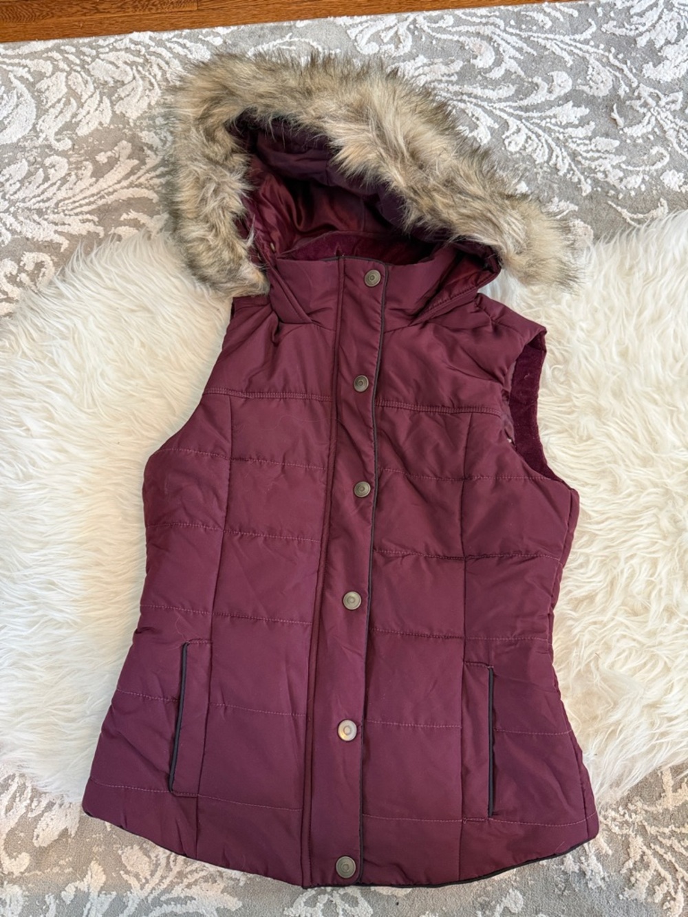 Prince & Fox Quilted Hooded Vest with Faux Fur Trim - Burgundy